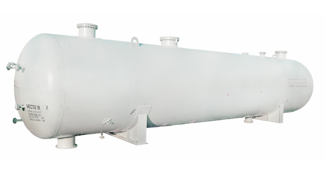 Oil and gas separators/ oil and gas separators with water discharge 